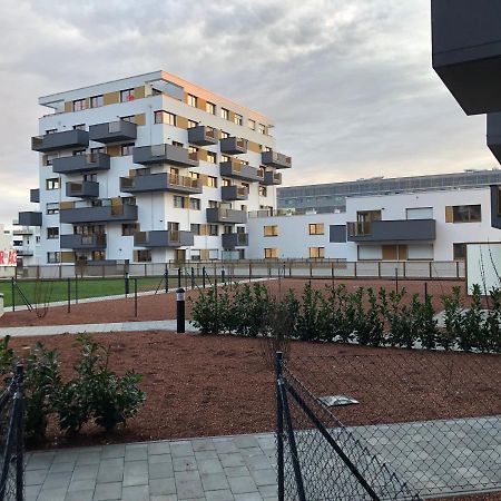 Neubau Wohnung Stadlau Виена Екстериор снимка