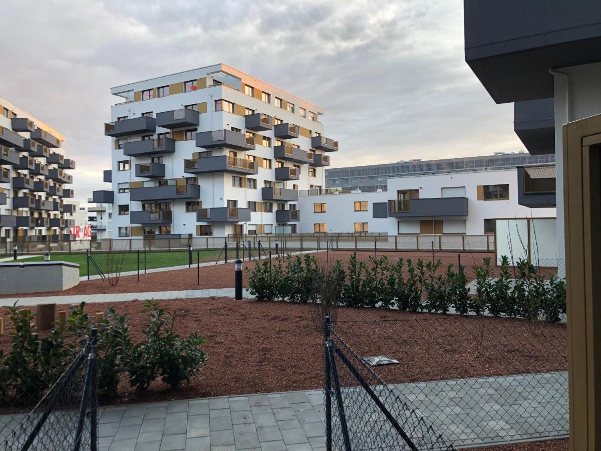 Neubau Wohnung Stadlau Виена Екстериор снимка