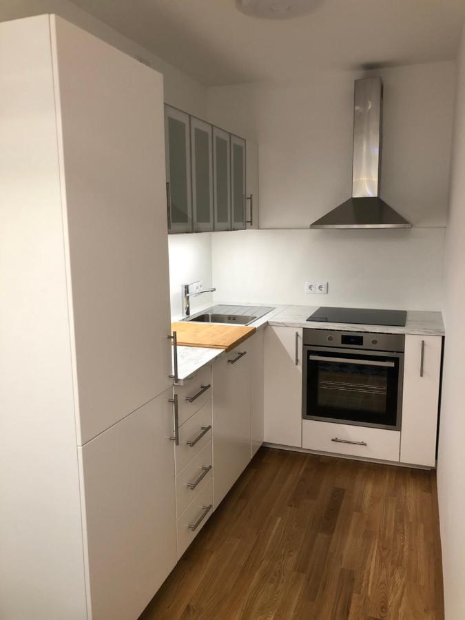 Neubau Wohnung Stadlau Виена Екстериор снимка